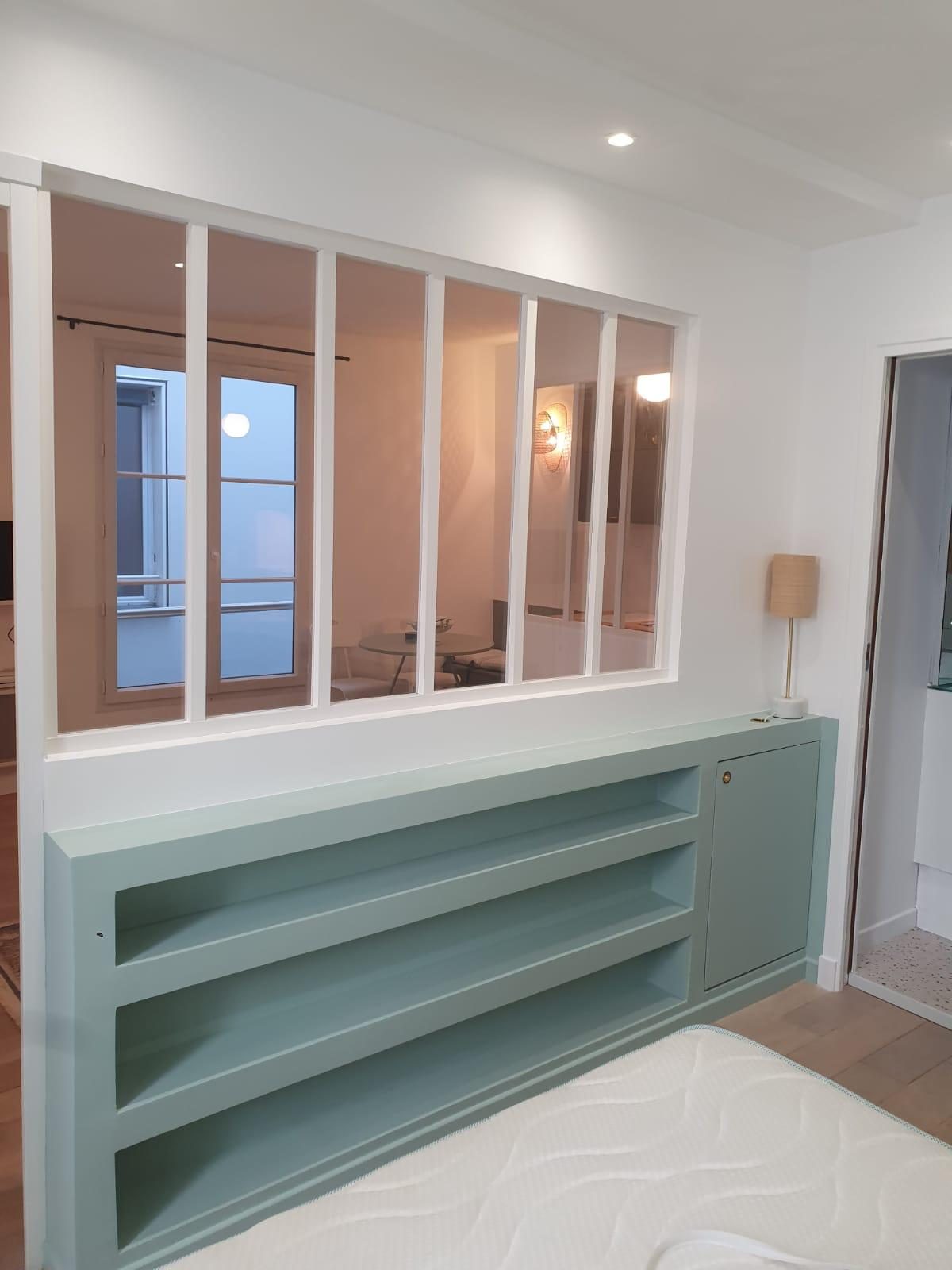 Chambre avec rangements sur-mesure, réalisation PRO BAT — Cergy